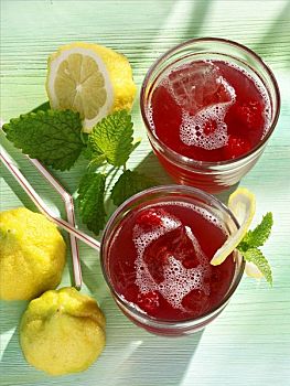 树莓,柠檬,冰茶