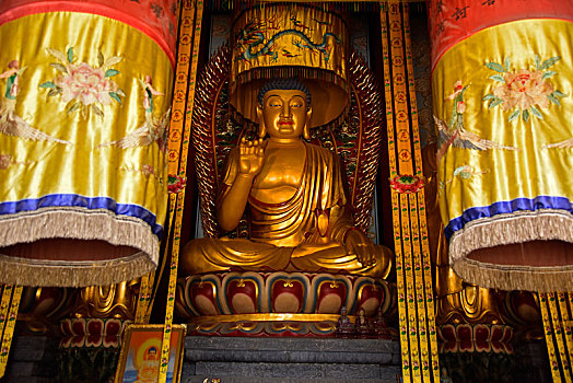南省平頂山市魯山縣趙村鄉上湯佛泉寺中原大佛