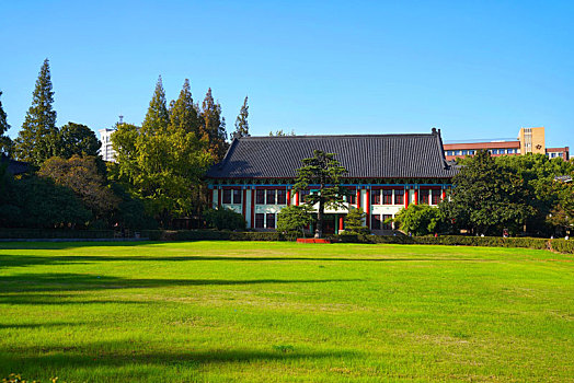 金陵女子大学