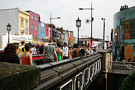 游客,穿过,卡姆登,公路桥,市场,城镇,伦敦,英国