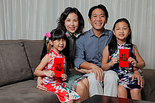 中国人,家庭,坐,一起,女儿,拿着,红色,信封