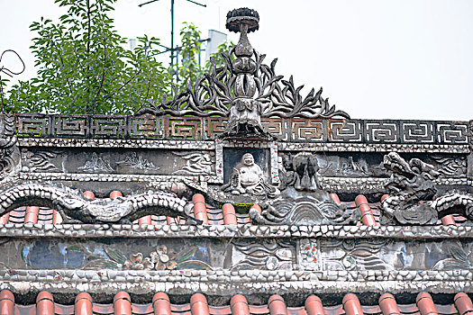 重庆磁器口宝轮寺屋顶雕塑