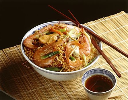 中餐,碗,油炸,面条,海鲜,酱,筷子
