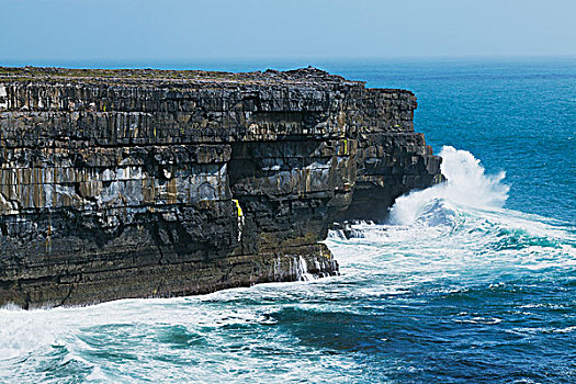 波浪,碰撞,悬崖,北海岸,伊尼什莫尔岛尔,阿伦群岛,戈尔韦郡,爱尔兰