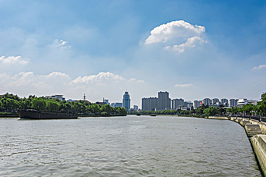 维也纳金融区的城市风光查看与多瑙河