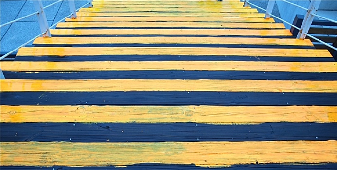 黑色,黄色,楼梯