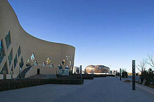 鄂尔多斯文化艺术中心