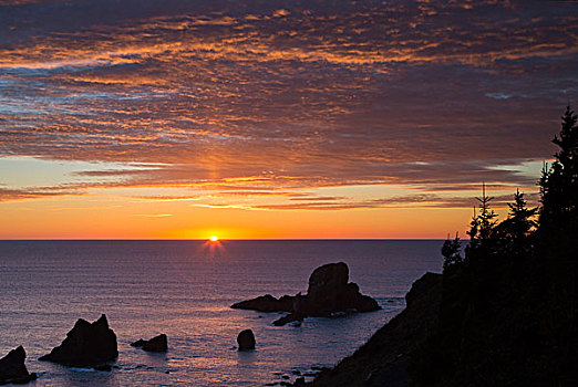 日落,阳光,上方,海蚀柱,艾科拉州立公园,靠近,佳能海滩,俄勒冈,美国