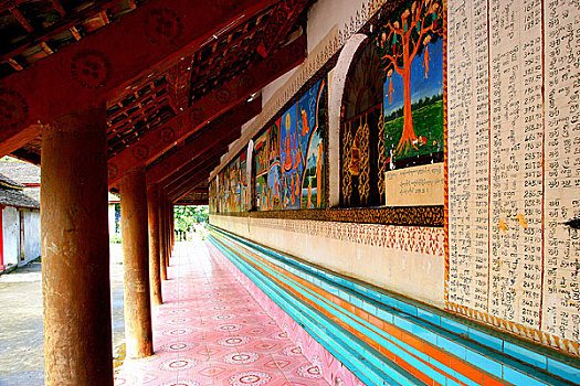云南西双版纳景真佛寺的长廊