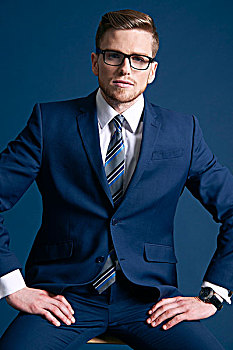 男人,蓝色,套装,玻璃,领带,蓝色背景,看