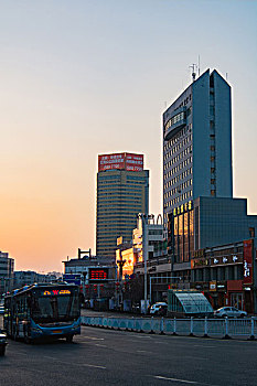 乌鲁木齐黄昏时刻城市风光夜景