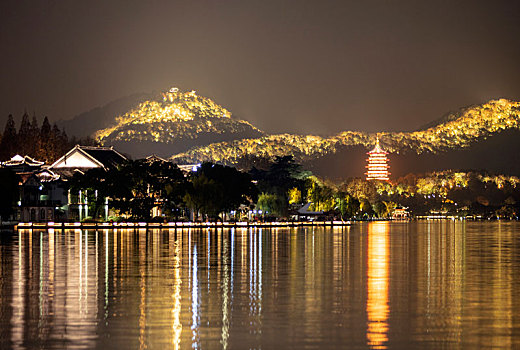 雷峰塔夜景