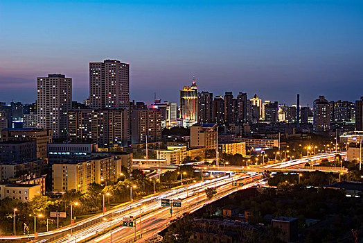 乌鲁木齐红山公园俯瞰河滩路夜景