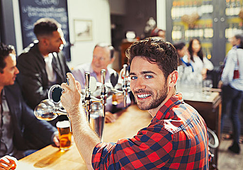 头像,微笑,自信,男性,酒保,啤酒,酒吧