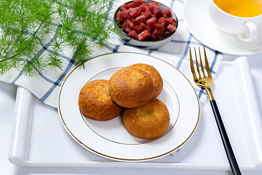 中秋节传统特色美食云南火腿月饼