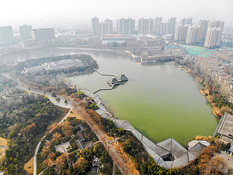 航拍江苏徐州汉文化景区水下兵马俑博物馆