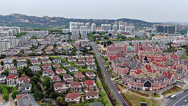 山东省日照市,初夏海滨凉风习习,沙滩洁净海水清澈让人心旷神怡