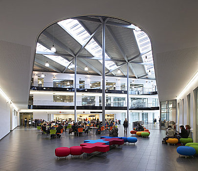 新,大学,伊普斯维奇,英国,2009年,内景,展示,学生,坐,巨大,宽敞,开放式格局,门廊,高档,地面