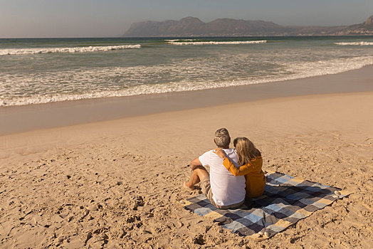 老年,夫妻,放松,野餐毯,海滩