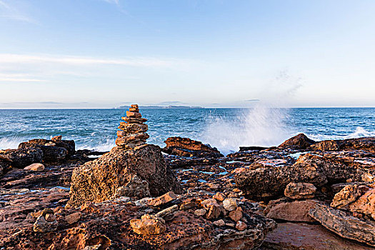 波浪,后面,石头,累石堆,标记,远足,小路,岩石海岸,帽,巴利阿里群岛,西班牙