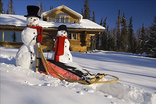 大,小,雪人,乘,狗拉雪橇,大雪,下午,正面,木屋,风格,家,费尔班克斯,阿拉斯加,冬天