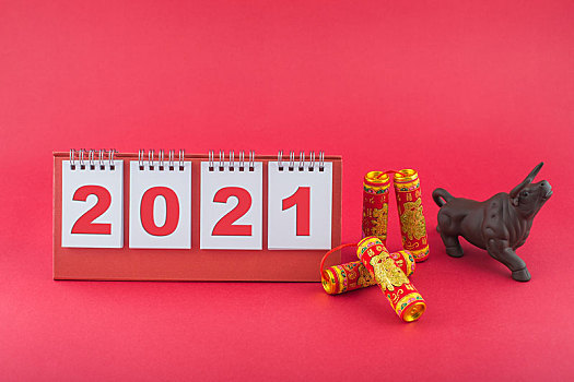 2021年牛年红色系新年素材插图。