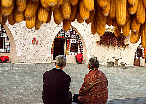 陕西,民居,窑洞,老人,晚年,玉米
