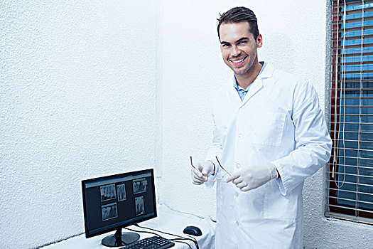 微笑,男性,牙医,电脑显示器