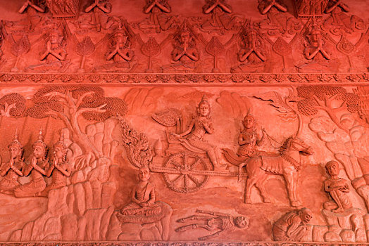 苏梅岛西拉努寺,著名红色寺庙壁画雕刻
