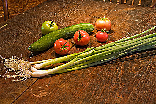 蔬菜,木桌子