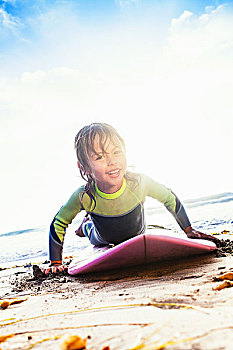 女孩,练习,冲浪,海滩,因西尼塔斯,加利福尼亚,美国