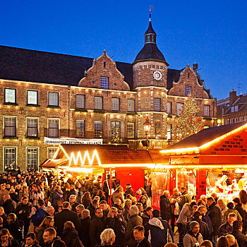 人,圣诞市场,市政厅,杜塞尔多夫,北莱茵威斯特伐利亚,德国,欧洲