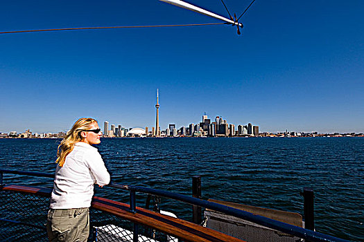 女青年,看,安大略湖,市区,岛屿,渡船,多伦多,安大略省,加拿大