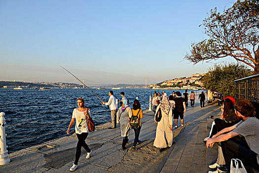 漫步,水岸,博斯普魯斯海峽,橋,伊斯坦布爾,亞洲人,歐洲,土耳其,亞洲