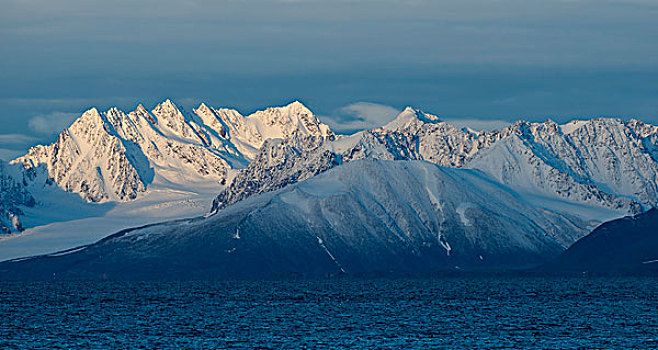 山,冰河,峡湾,斯匹次卑尔根岛,斯瓦尔巴特群岛,岛屿,挪威,欧洲