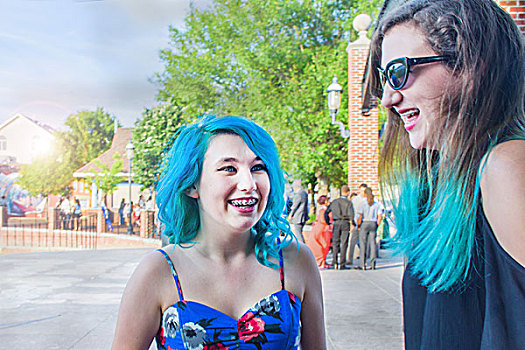 头像,两个,女性朋友,蓝色头发,笑