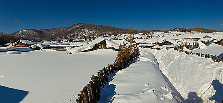 威虎山雪村风光