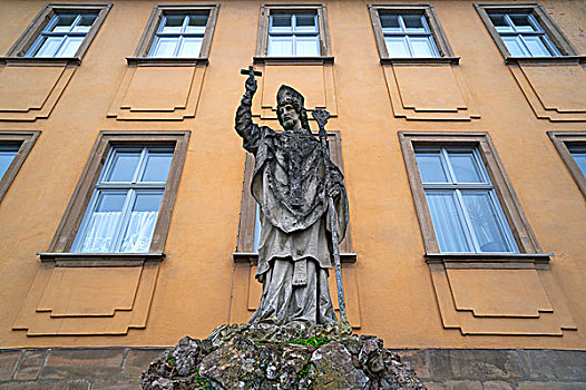站立,雕塑,主教,班贝格,广场,上弗兰科尼亚,巴伐利亚,德国,欧洲