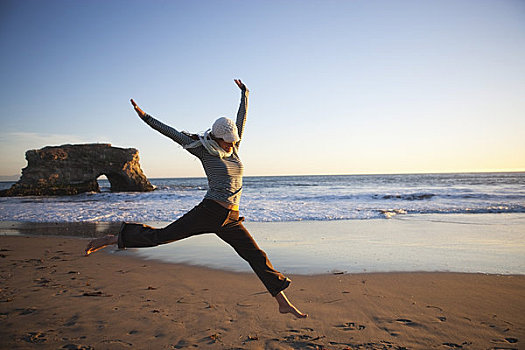 高兴,女人,跳跃,海滩,加利福尼亚,美国