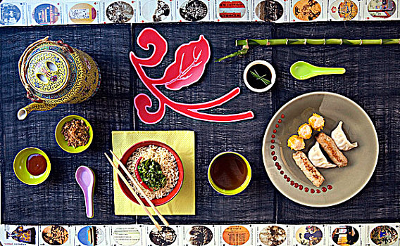 中国,食物,小方饺,碗,米饭,茶壶