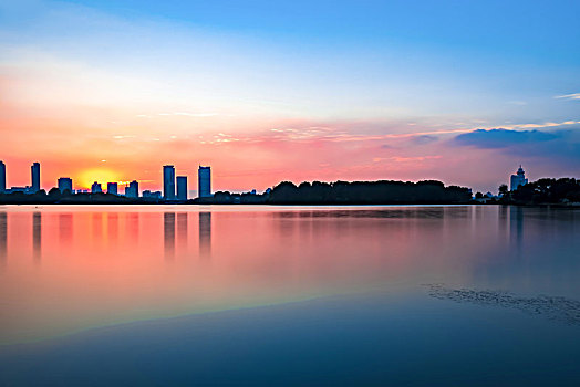 南京玄武湖自然风光黄昏