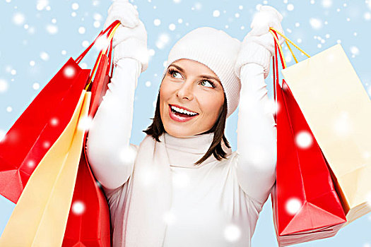 零售,销售,概念,高兴,女人,冬天,衣服,购物袋