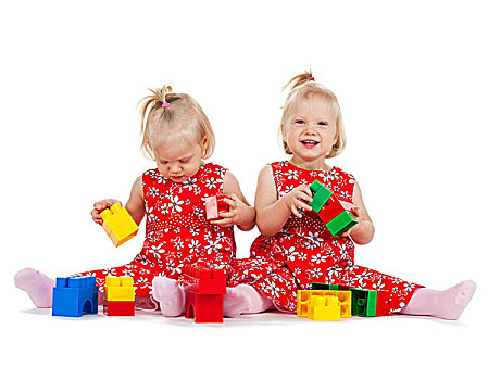 孩子,双胞胎,概念,两个,女孩,红色,服装,玩,积木