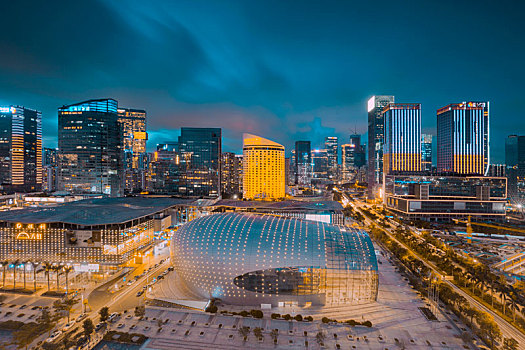 中国广东深圳南山文化中心区都市夜景