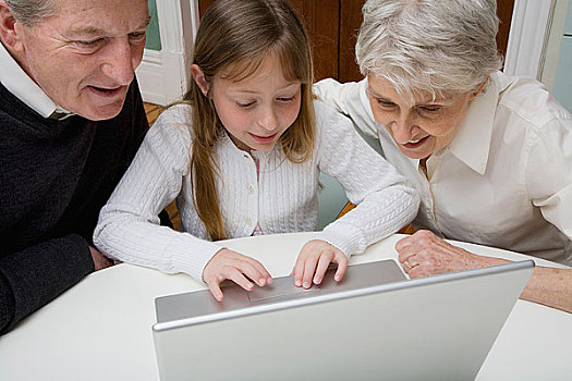孙女,笔记本电脑,祖父母,看