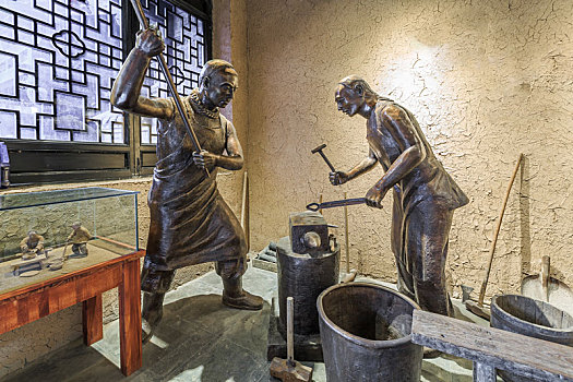 古代铁匠老场景雕塑,山东省青州古城民俗馆