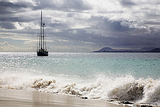 帆船,干盐湖,海滩,靠近,普拉亚布兰卡,富埃特文图拉岛,背影,兰索罗特岛,加纳利群岛,西班牙,欧洲