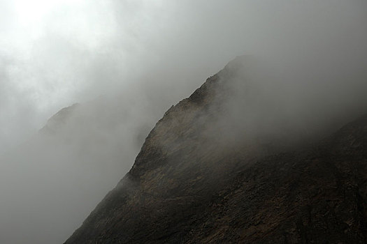 山,悬崖,雾