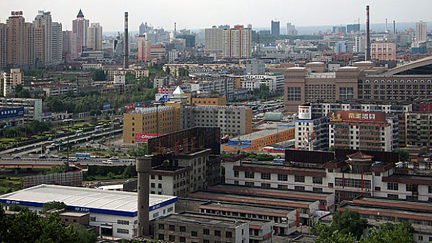 新疆乌鲁木齐红山眺望市区一角