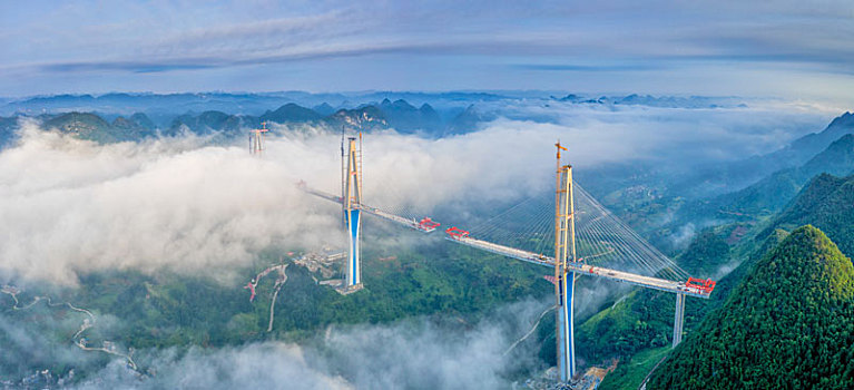 云海之上的天桥-平塘特大桥